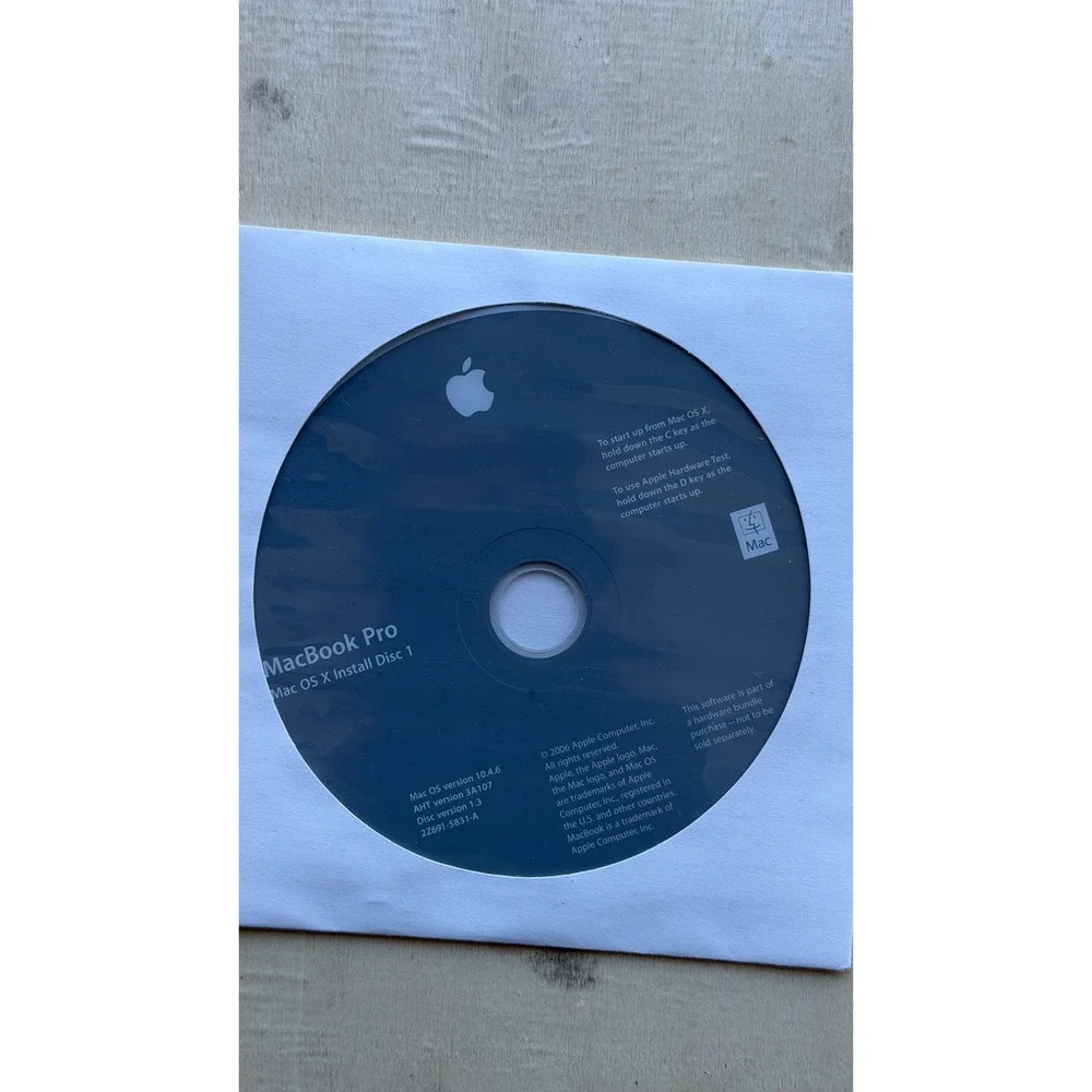 Apple MacBook Pro Mac OS X Install Disc 1 & 2 Set‎ 10.4.6